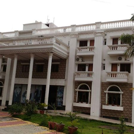 Отель Kailash Residency Аурангабад Экстерьер фото